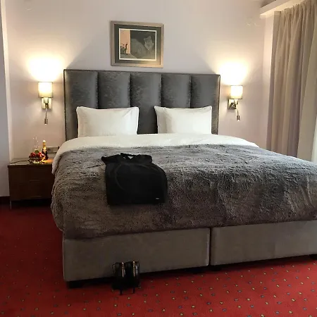 Art 'otel Hotel 4*