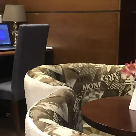 арт´oтел София